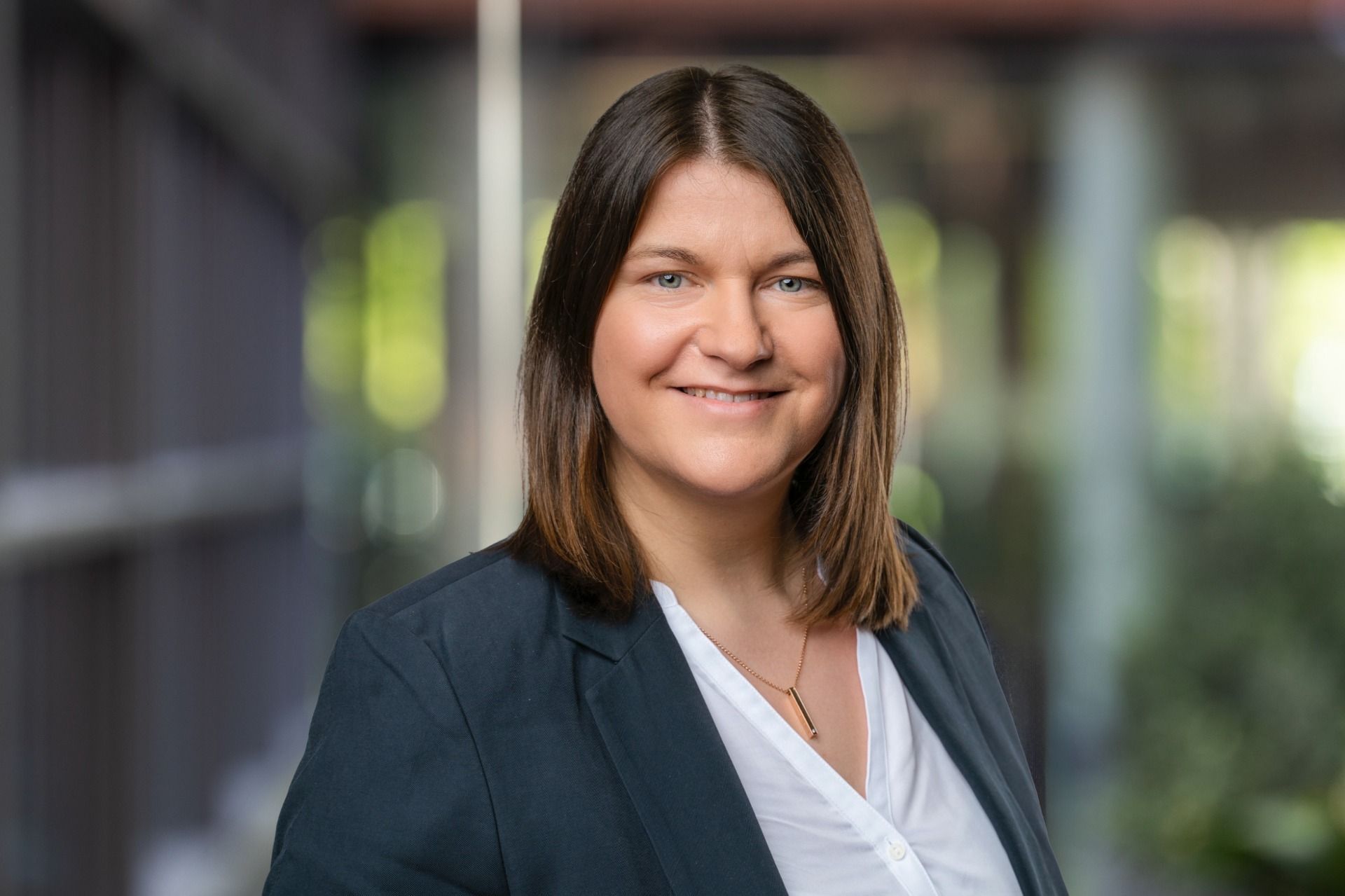 Dr- Carola Graf